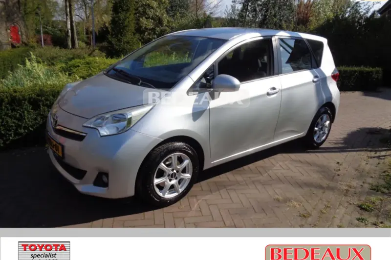 Toyota Verso (2011)