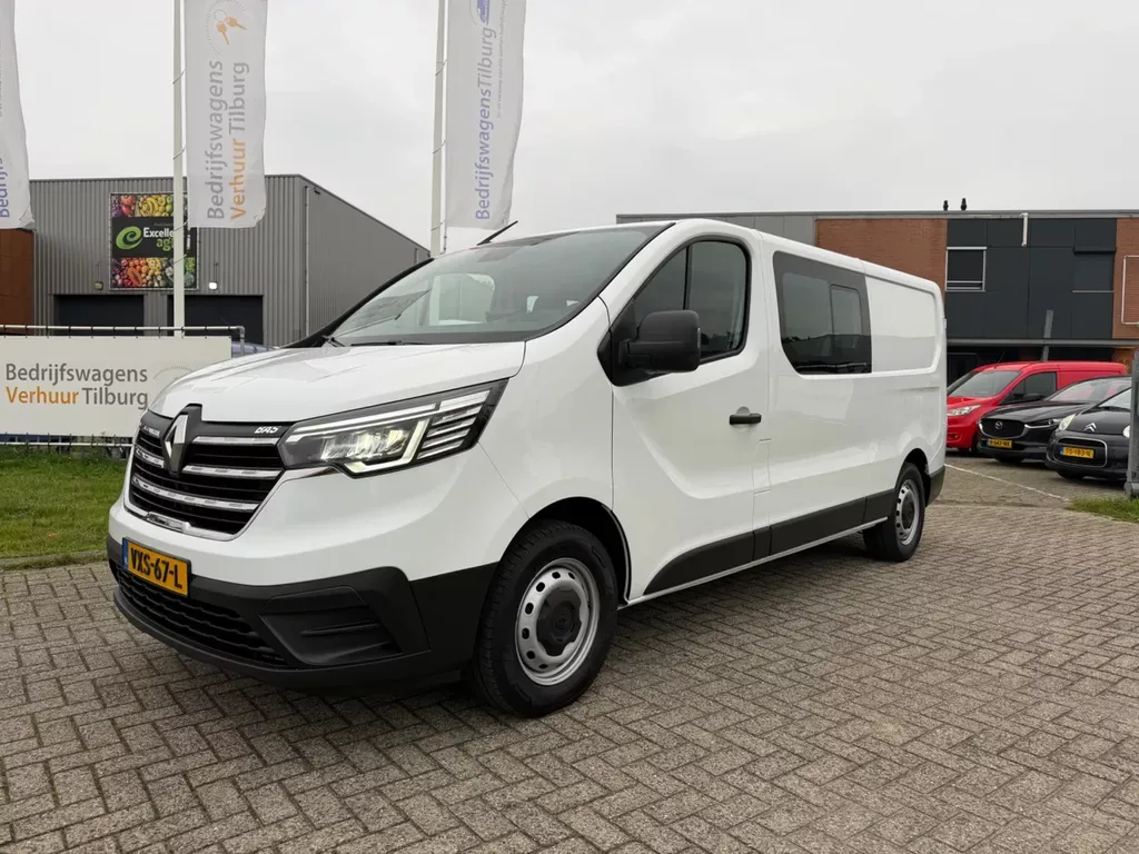 Renault Trafic (2023) — foto 1