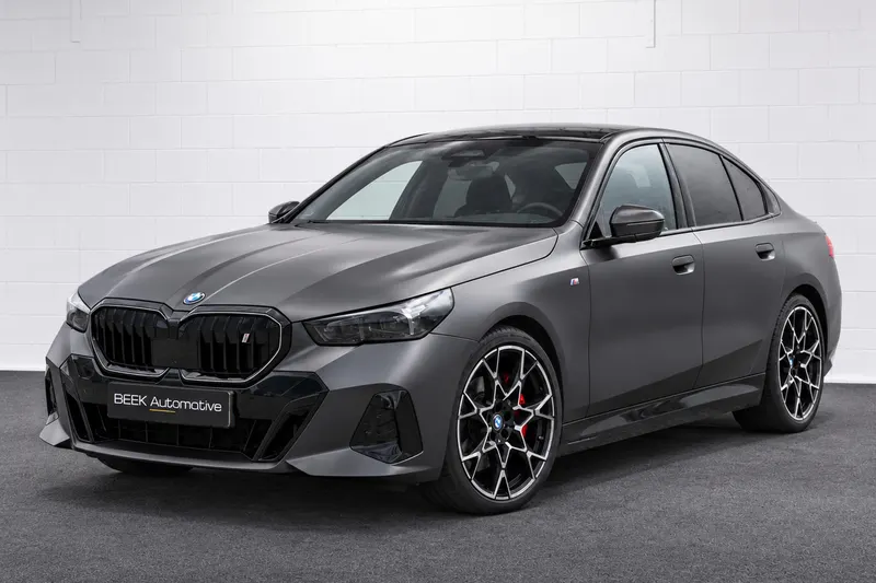 BMW i5 (2023)