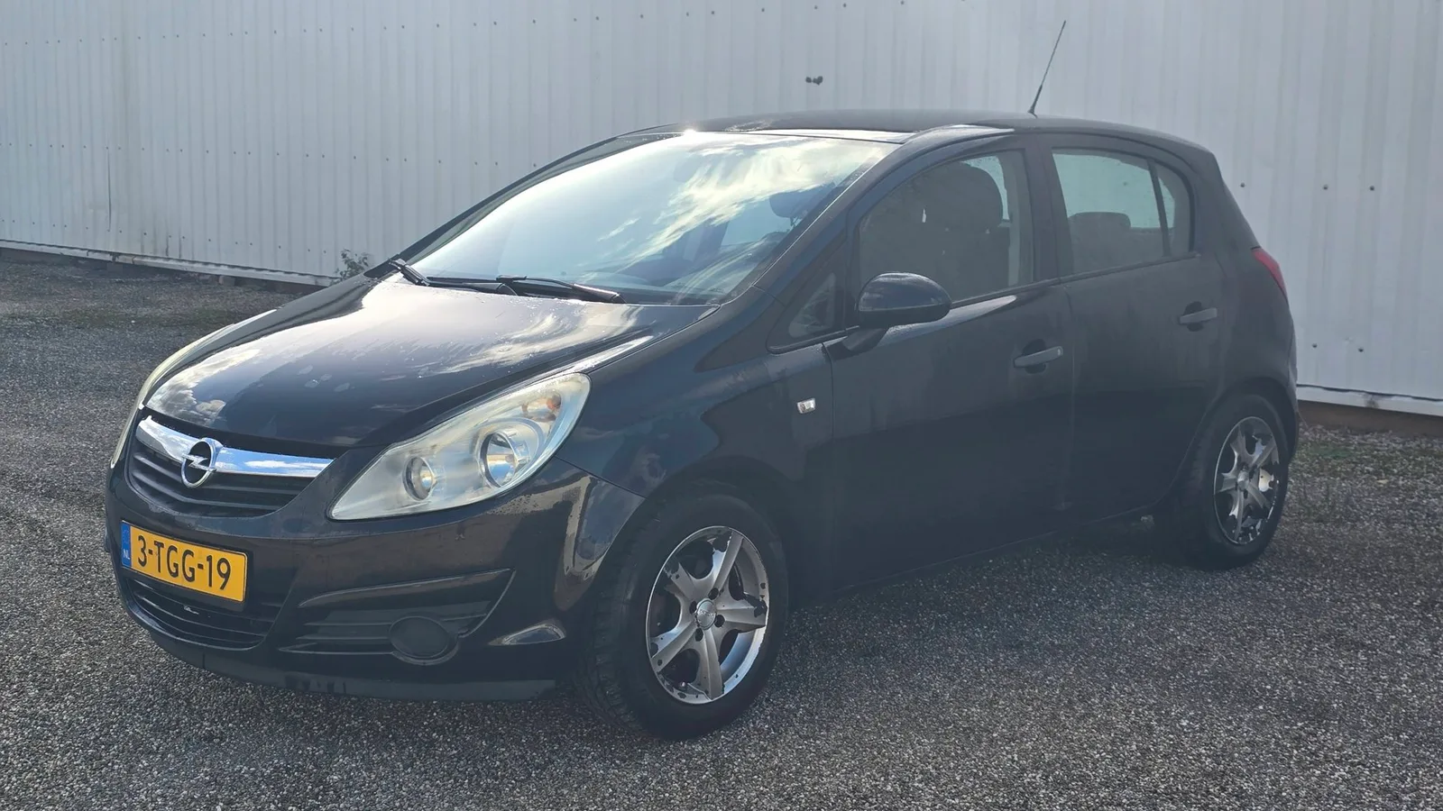 Opel Corsa (2010) — foto 1