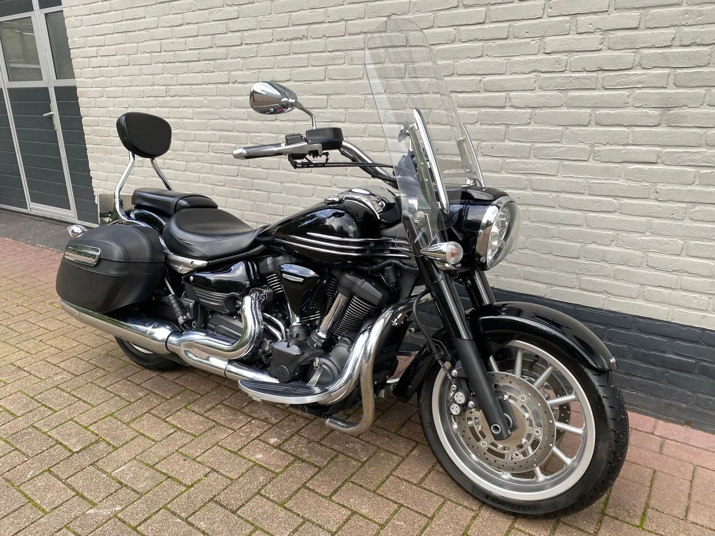 Yamaha XV 1900 (A) Midnight Star (2007) — foto 1