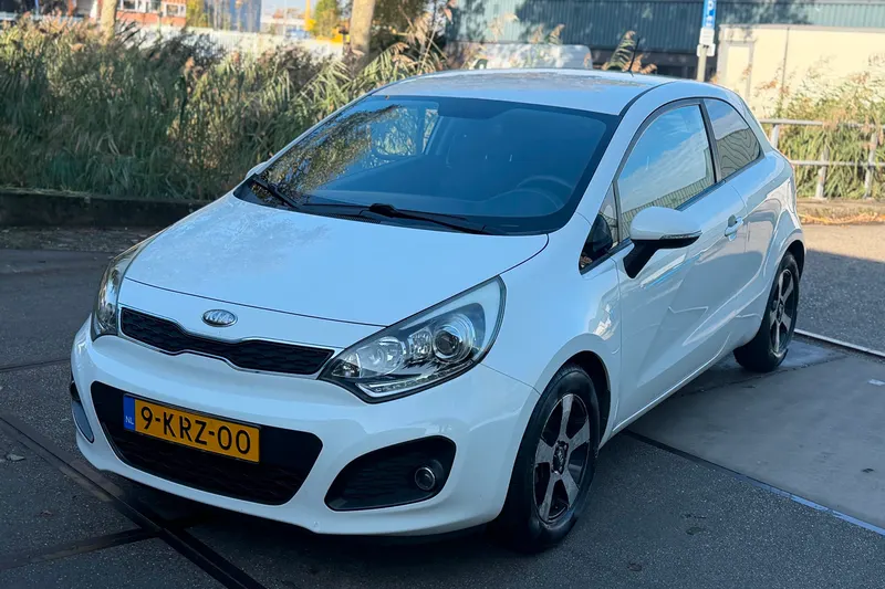 Kia Rio (2013)