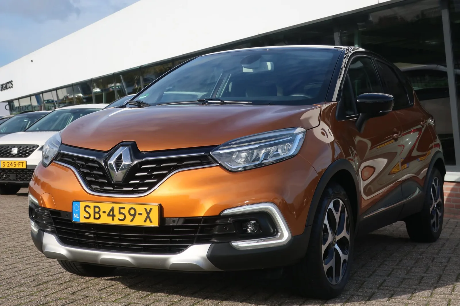 Renault Captur (2018) — foto 1