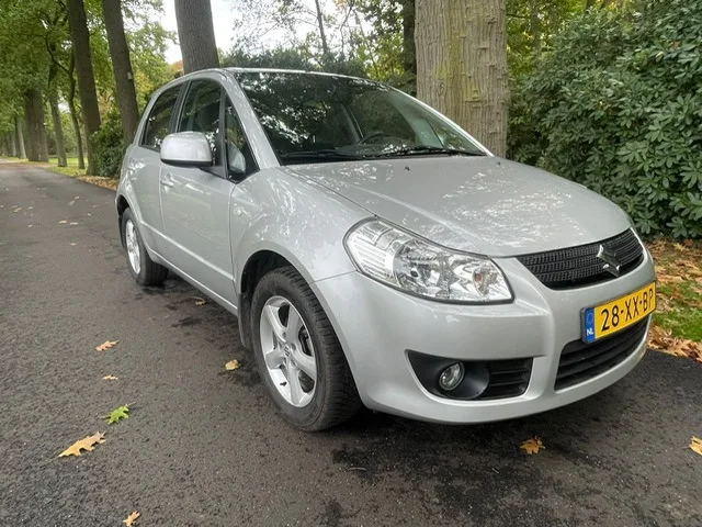 Suzuki SX4 (2007) — foto 1