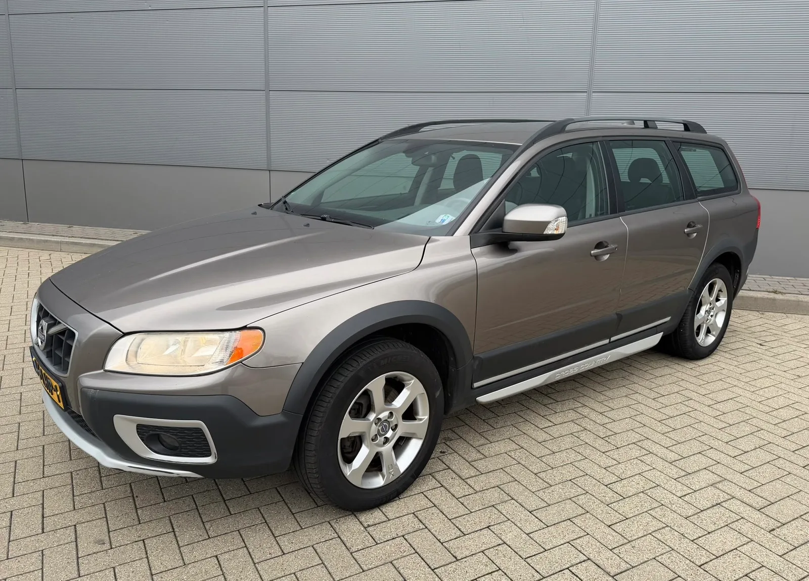 Volvo XC70 (2010) — foto 1