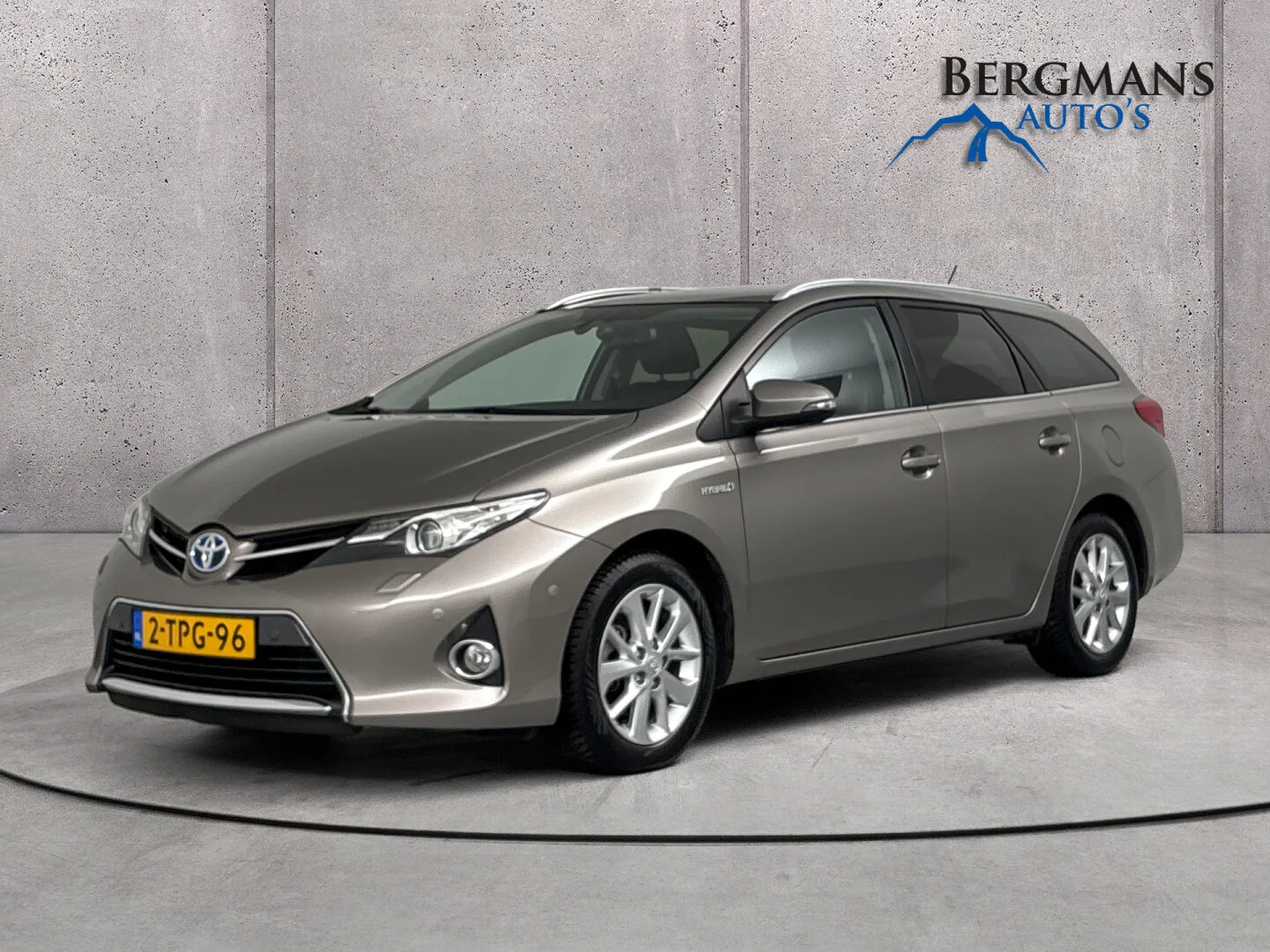 Toyota Auris (2014) — foto 1