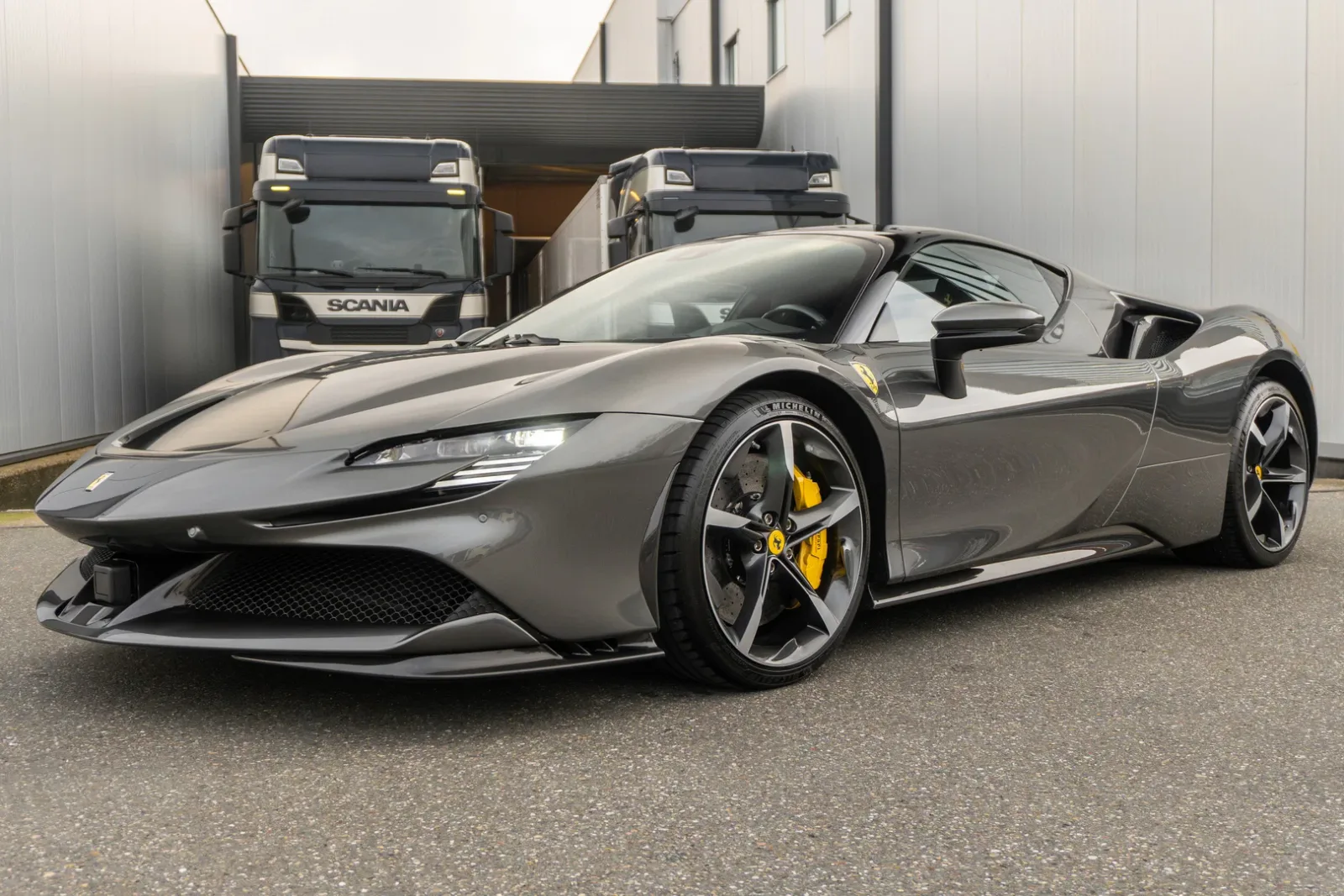 Ferrari SF90 Stradale (2022) — foto 1