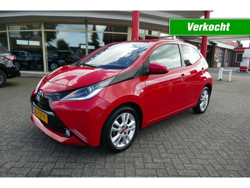 Toyota Aygo (2016) — foto 1