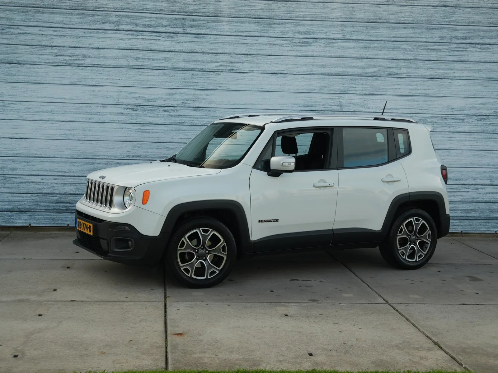 Jeep Renegade (2017) — foto 1