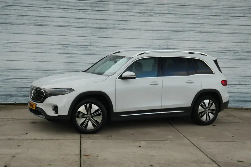Mercedes-Benz EQB (2023)