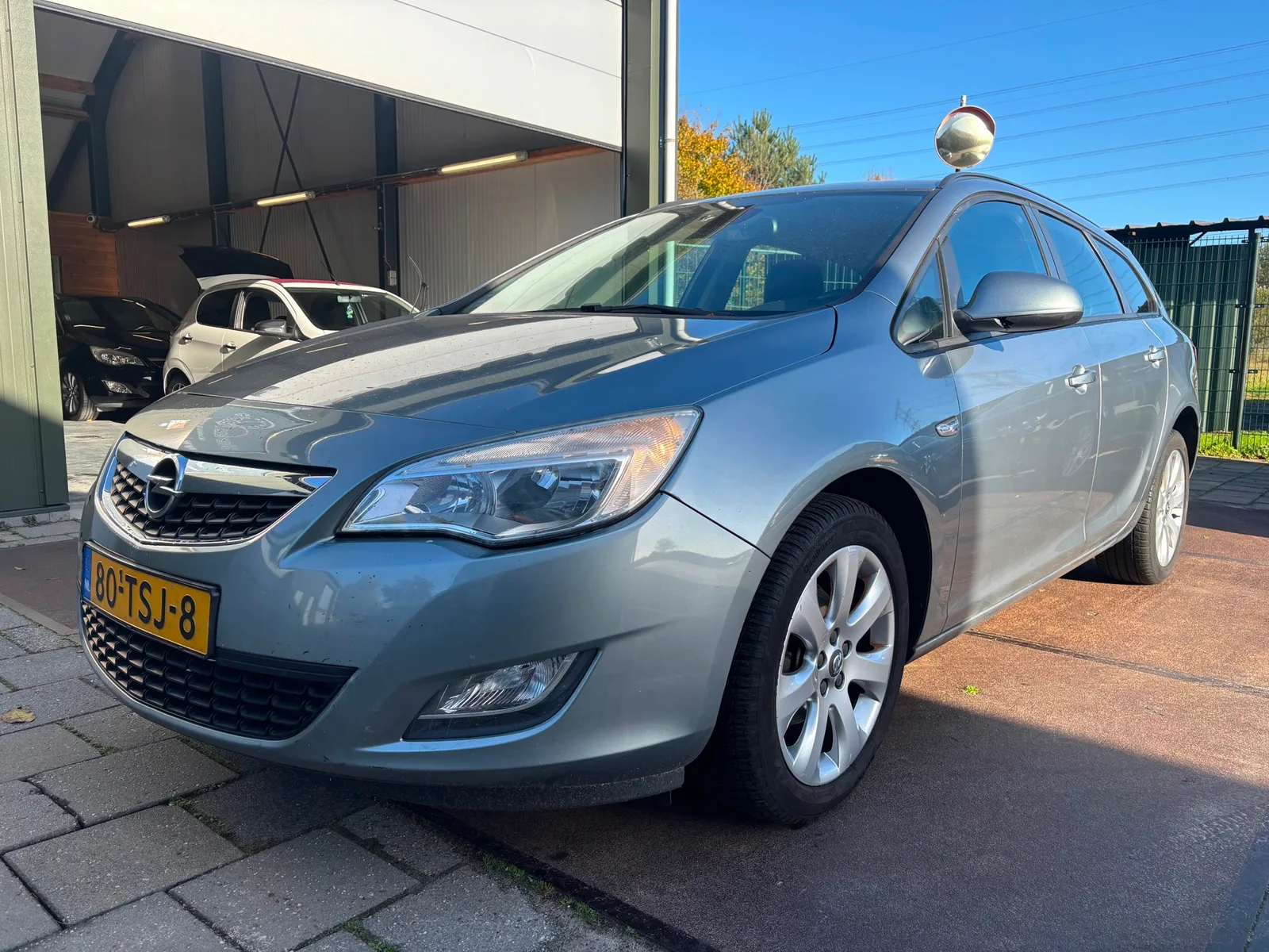 Opel Astra (2012) — foto 1