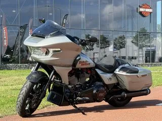 Harley-Davidson CVO Road Glide (2025) — foto 1