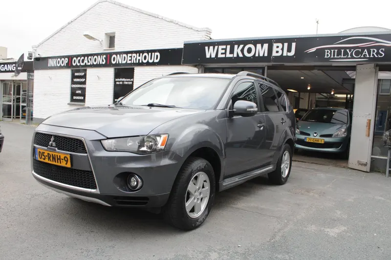 Mitsubishi Outlander (2011)
