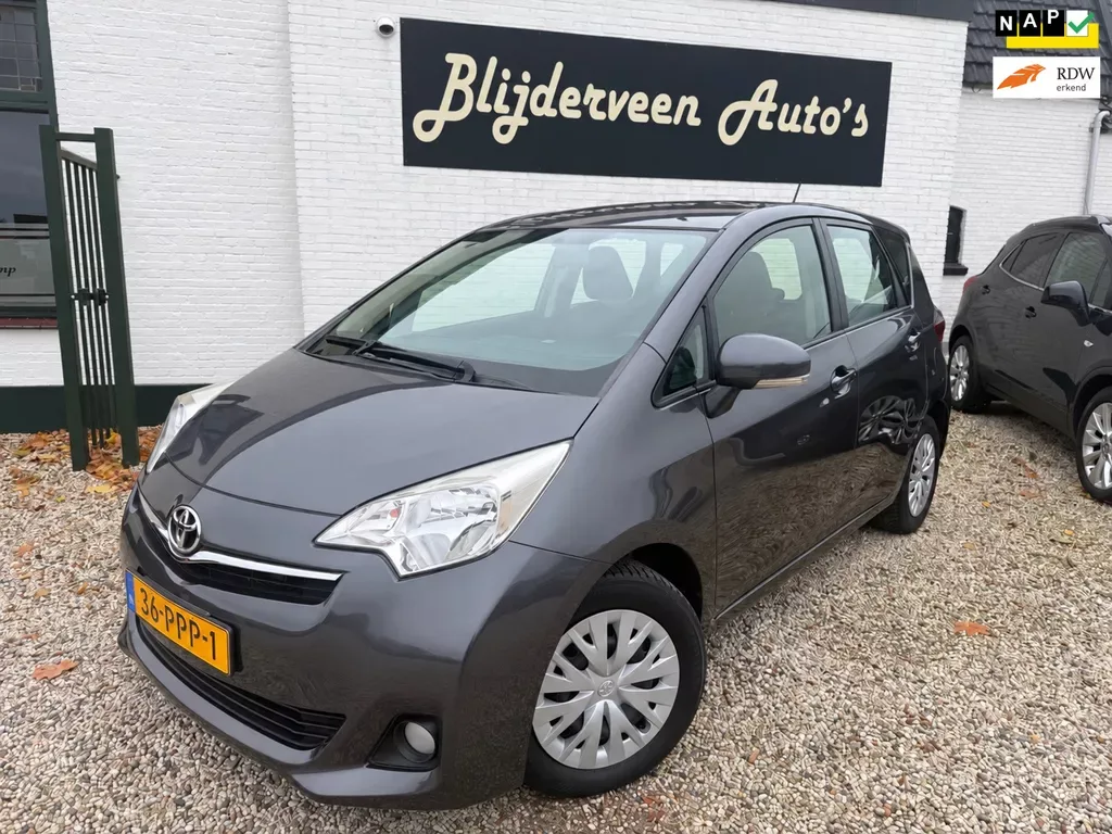Toyota Verso (2011) — foto 1