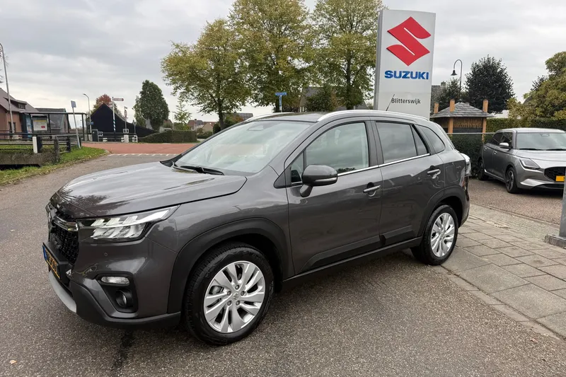 Suzuki S-Cross (2025)