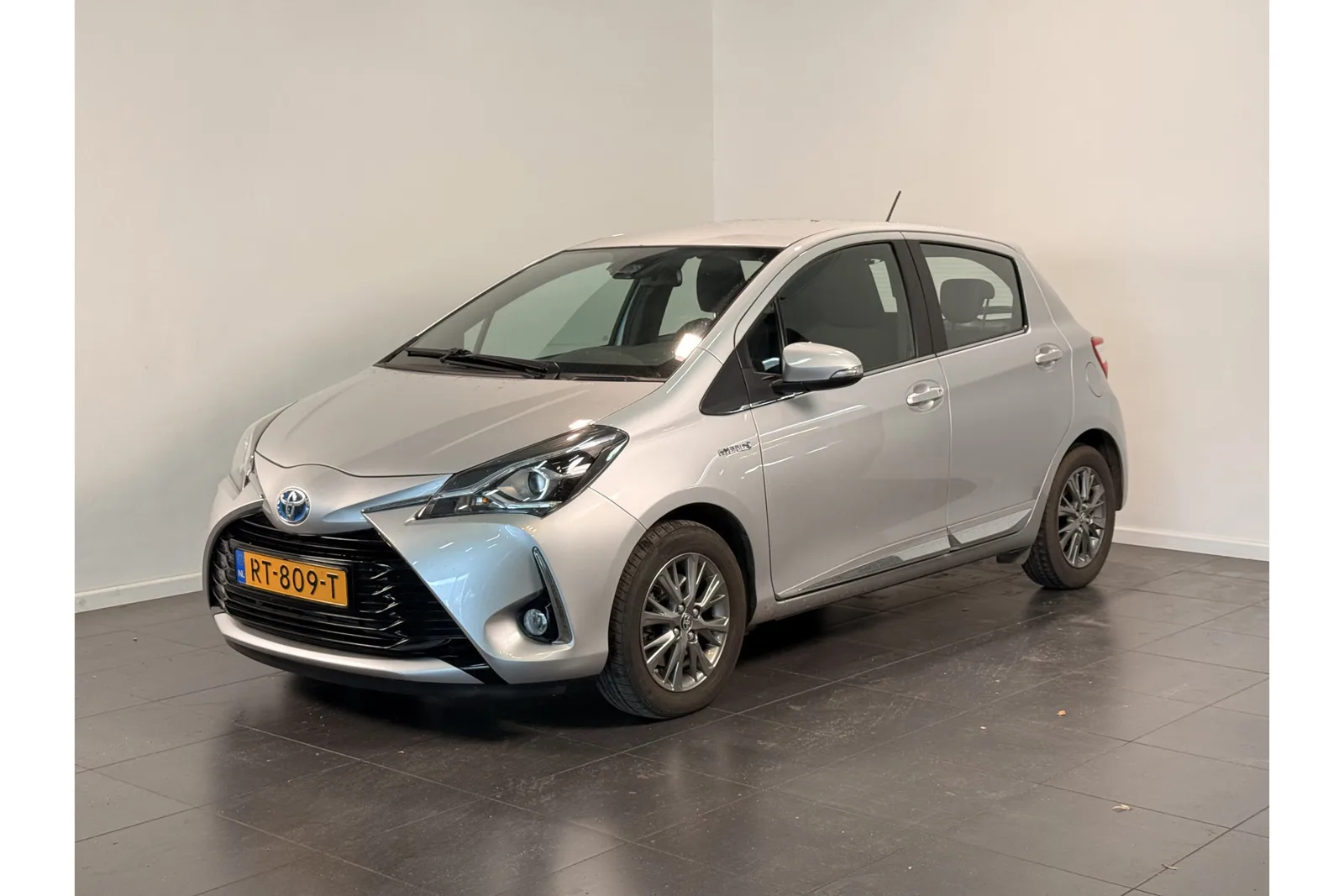 Toyota Yaris (2018) — foto 1