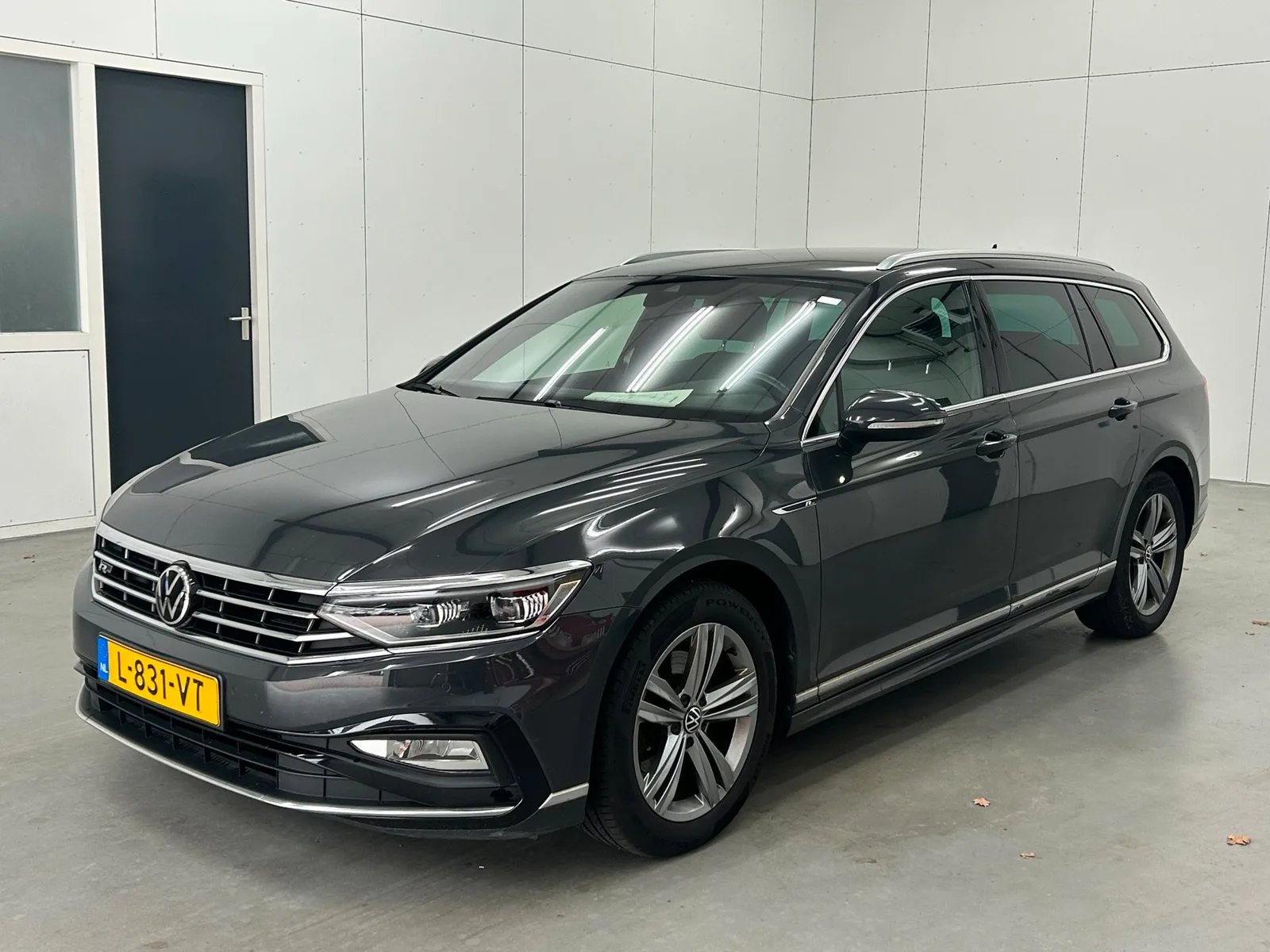 Volkswagen Passat (2021) — foto 1