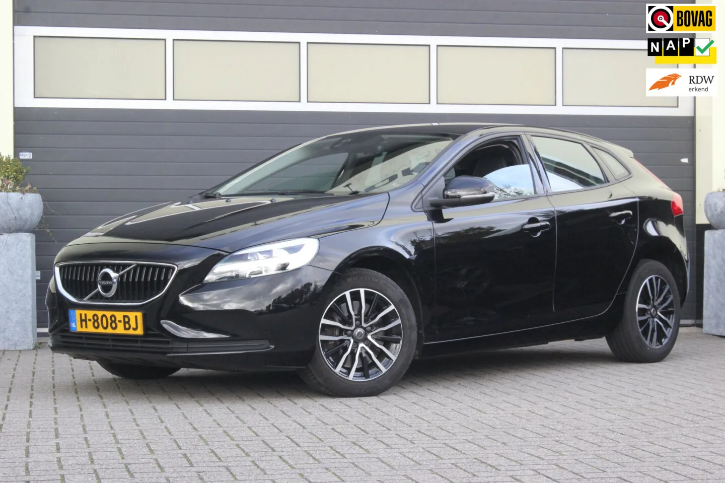 Volvo V40 (2019) — foto 1