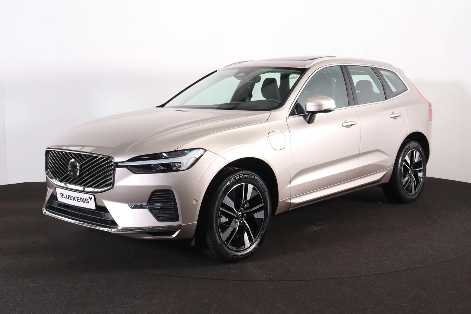 Volvo XC60 (2026) — foto 1