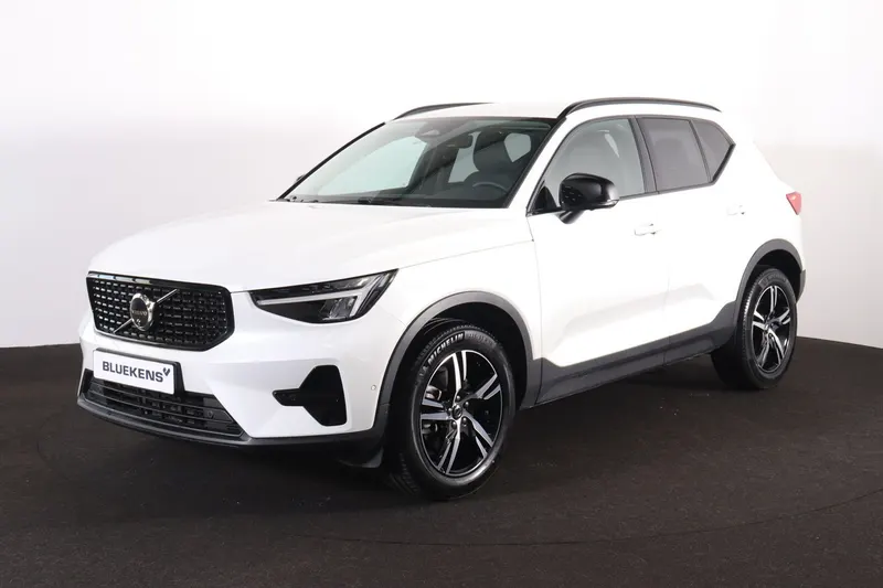 Volvo XC40 (2025)