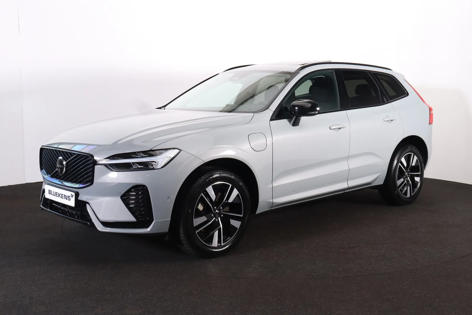 Volvo XC60 (2025) — foto 1