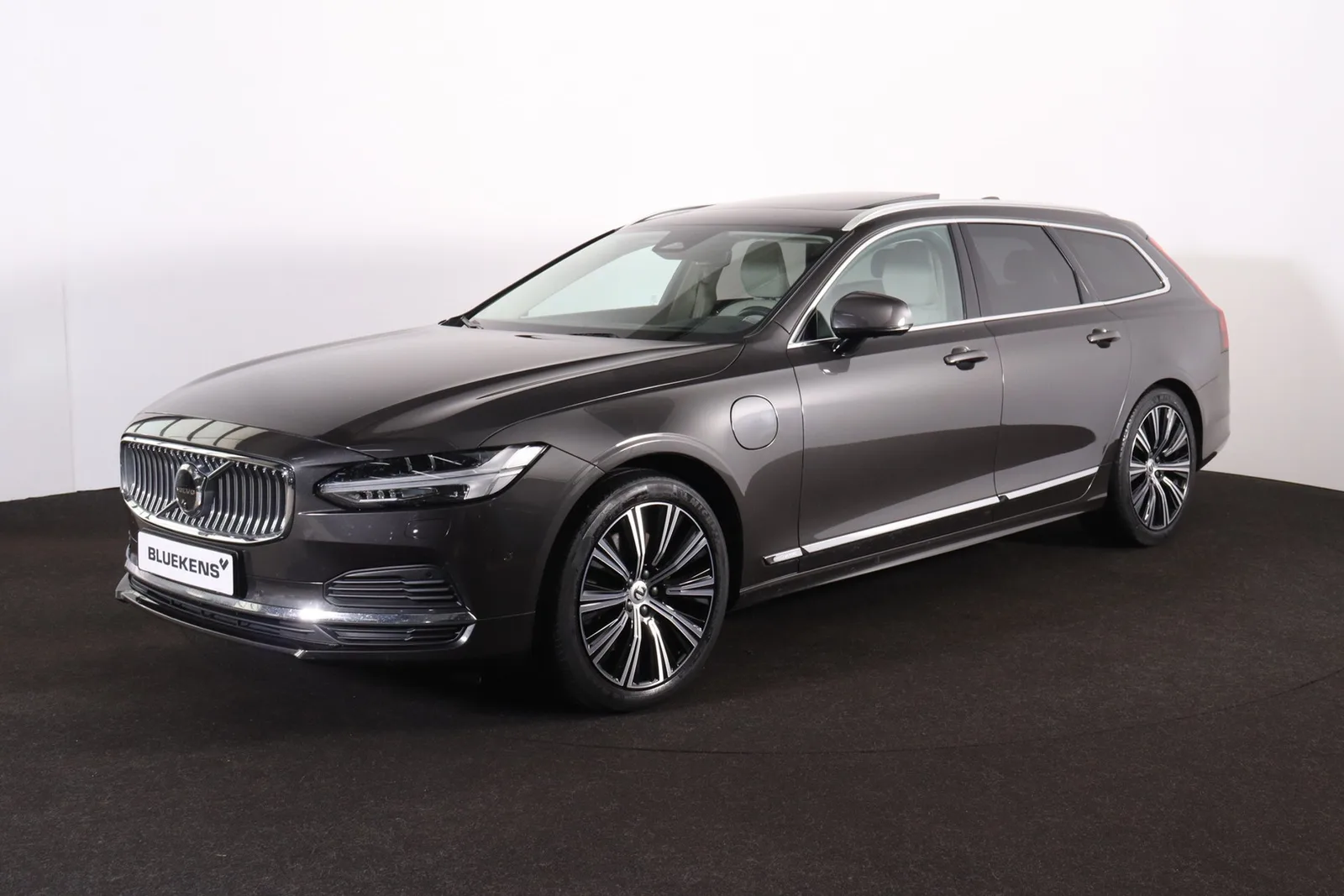 Volvo V90 (2022) — foto 1