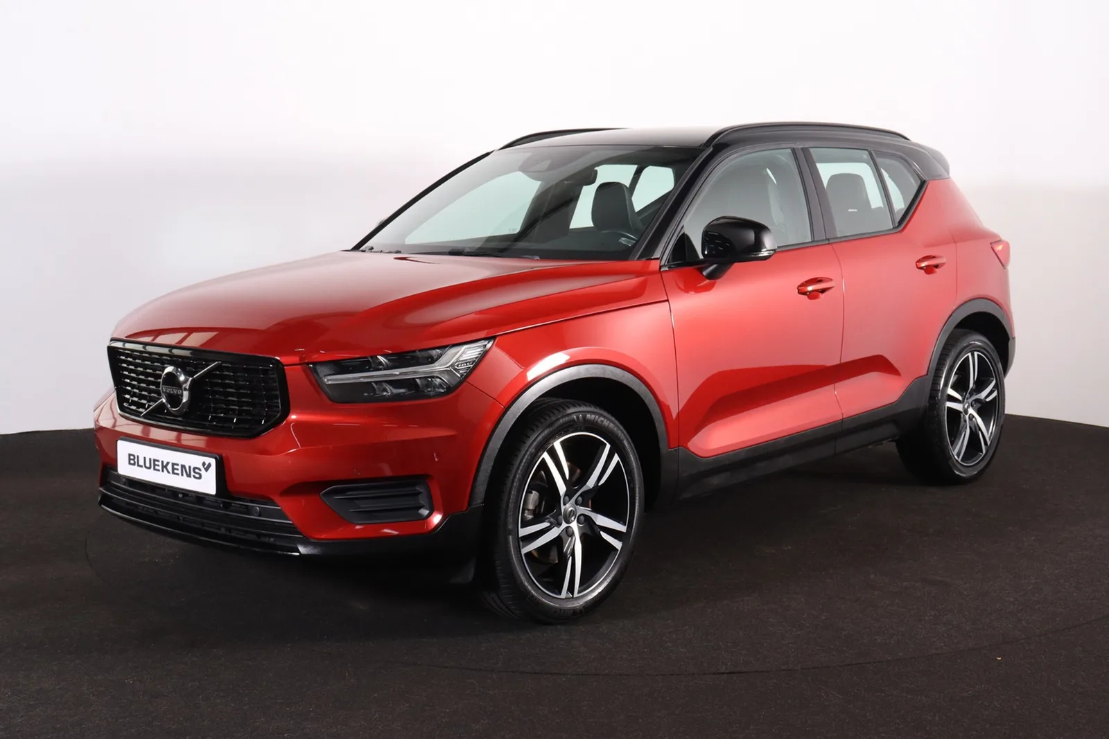 Volvo XC40 (2019) — foto 1