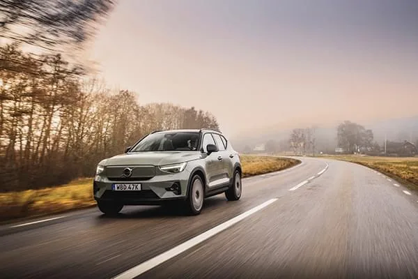 Volvo XC40 (2021) — foto 1