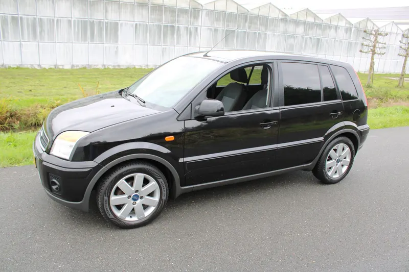 Ford Fusion (2010)