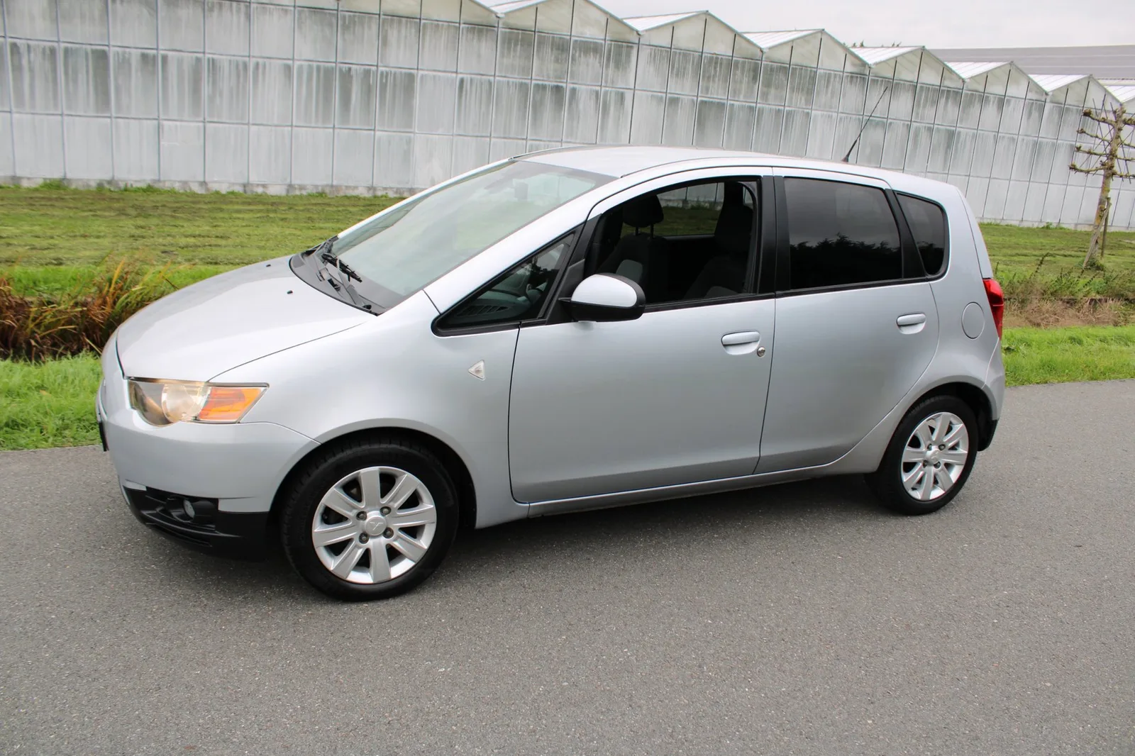 Mitsubishi Colt (2011) — foto 1