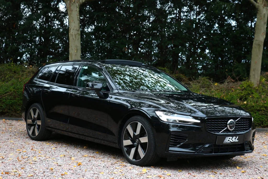 Volvo V60 (2024) — foto 1