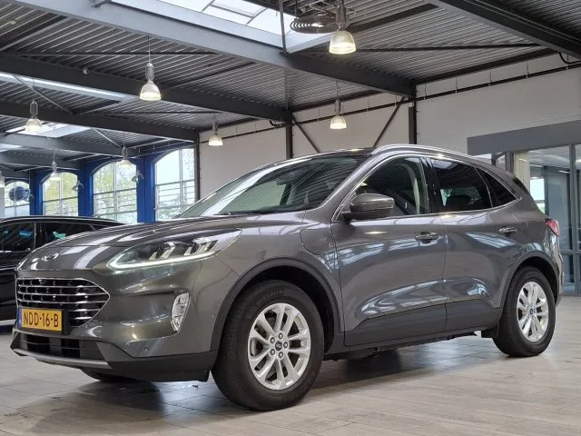 Ford Kuga (2021) — foto 1