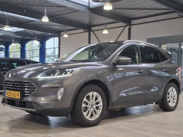 Ford Kuga (2021) — foto 1