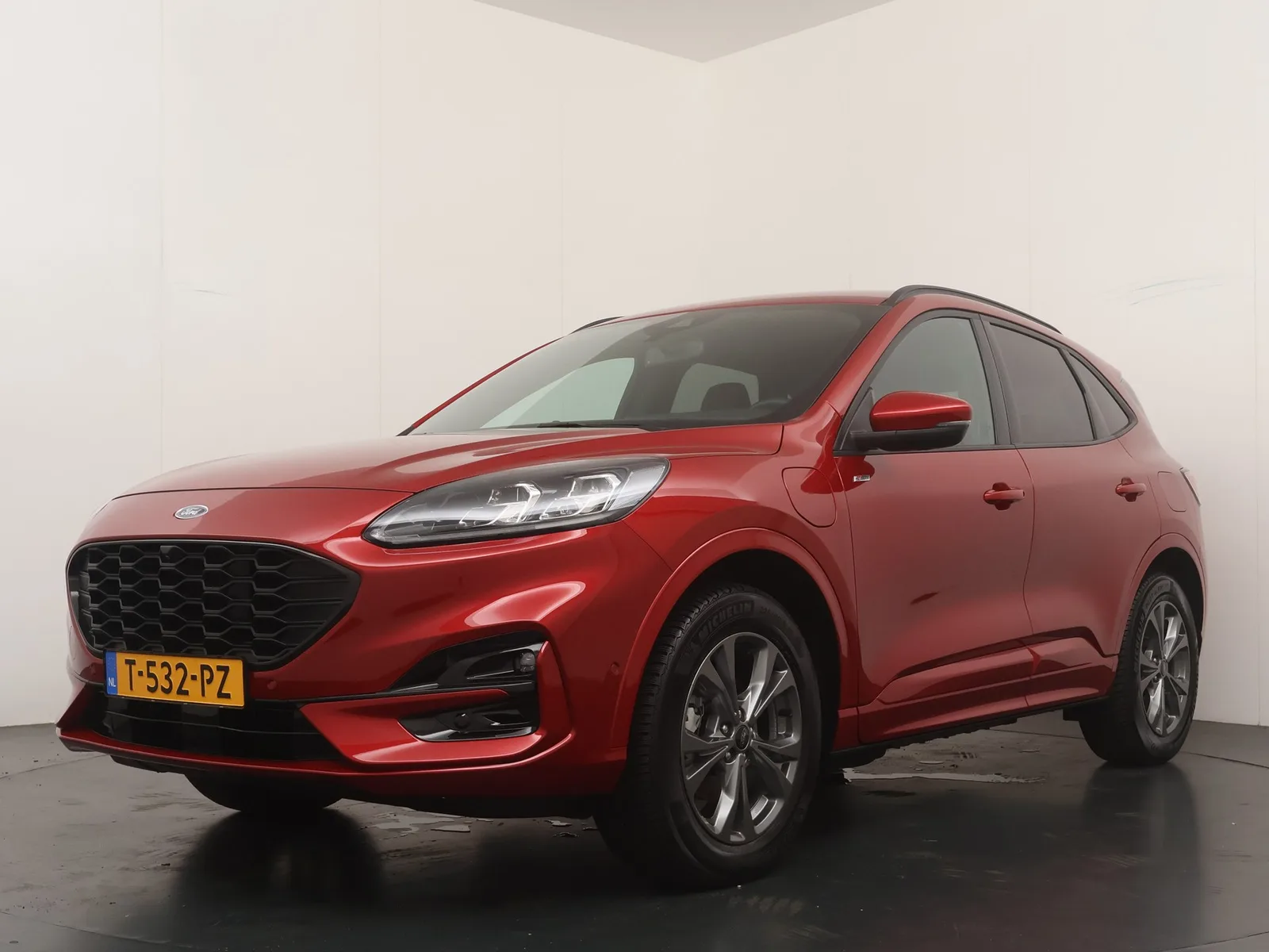 Ford Kuga (2023) — foto 1