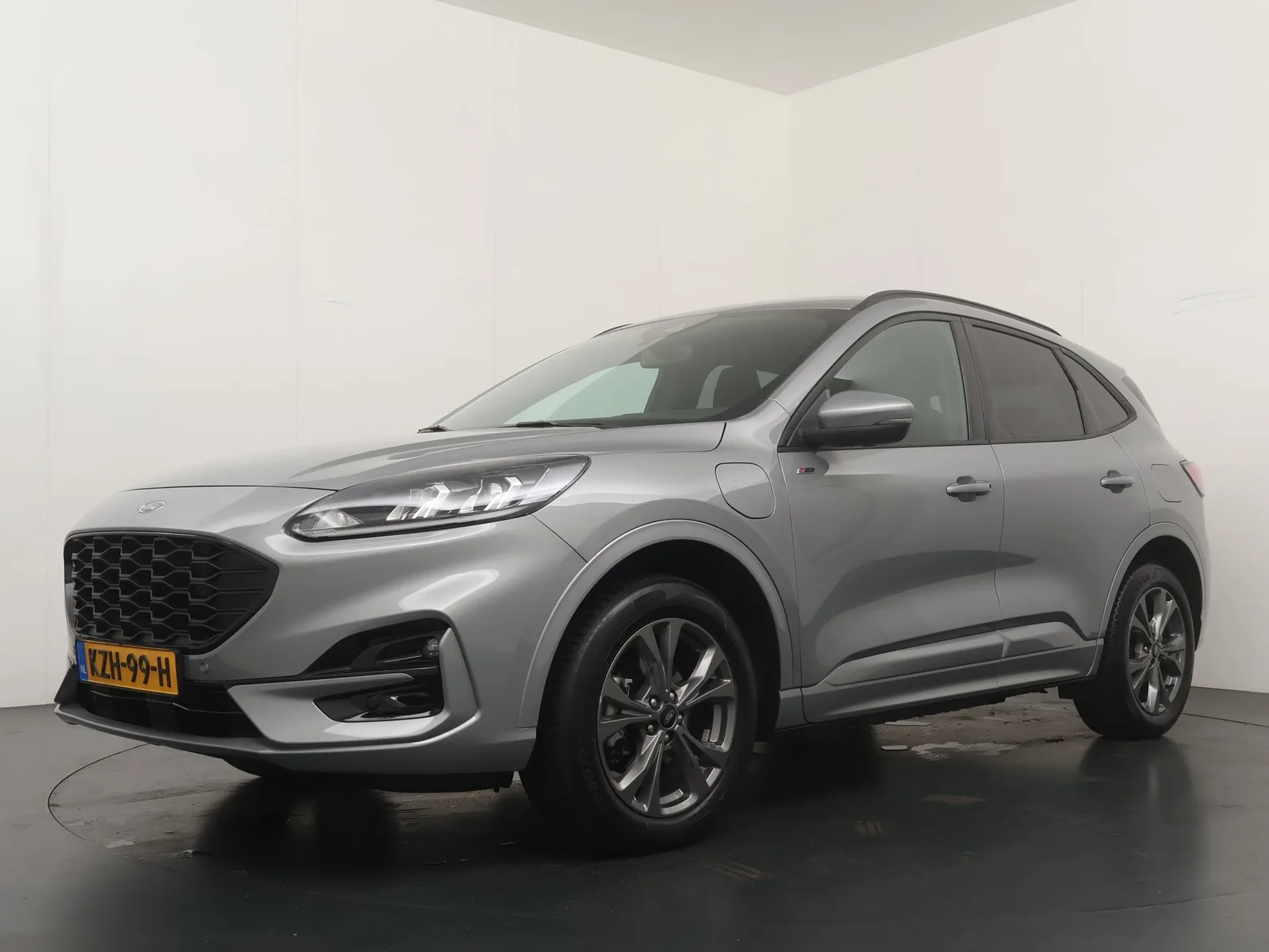 Ford Kuga (2023) — foto 1