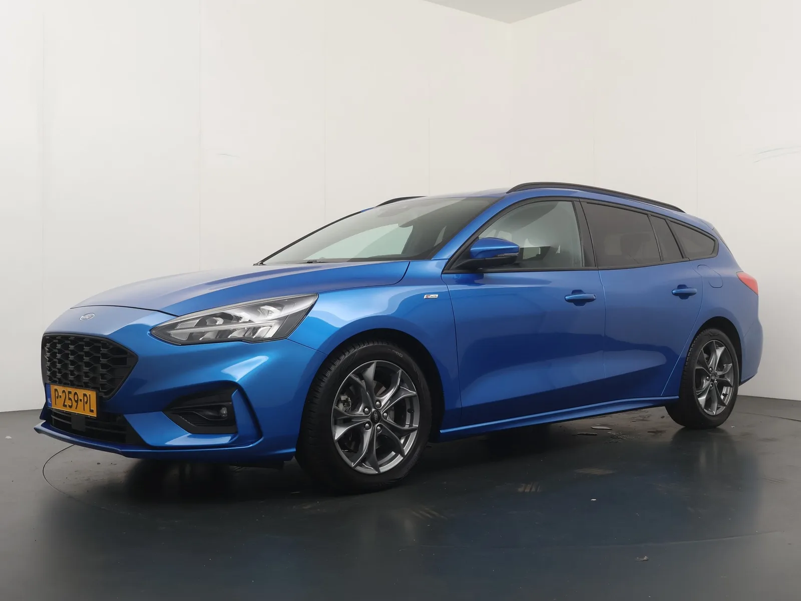 Ford Focus (2021) — foto 1