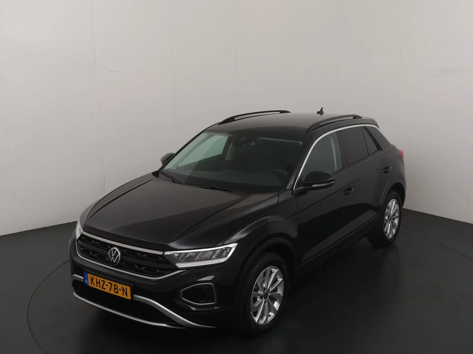 Volkswagen T-Roc (2025) — foto 1