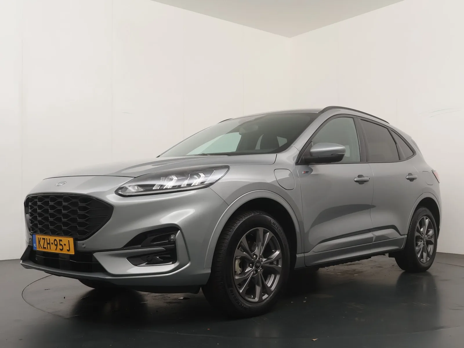 Ford Kuga (2023) — foto 1