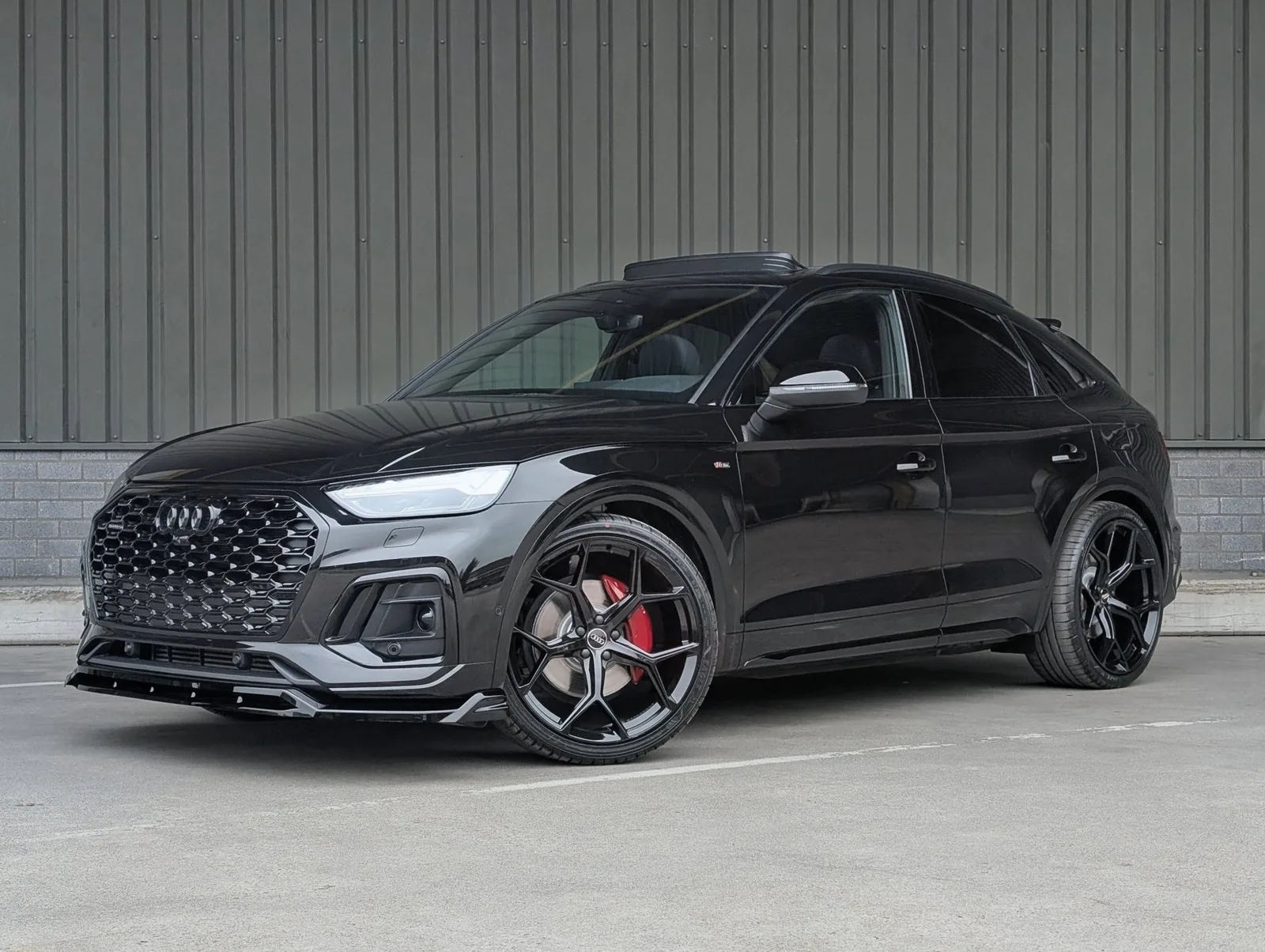 Audi Q5 Sportback (2024) — foto 1