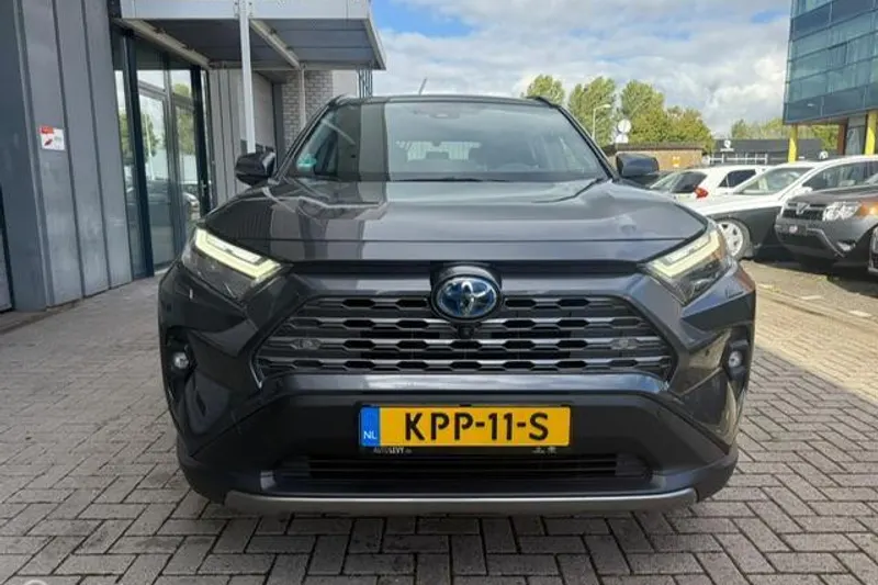 Toyota RAV4 (2023)