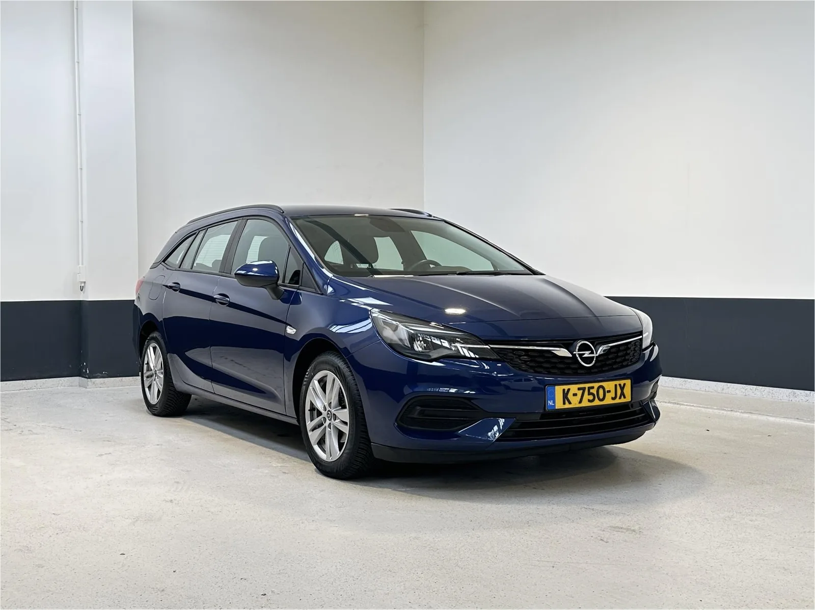 Opel Astra (2021) — foto 1