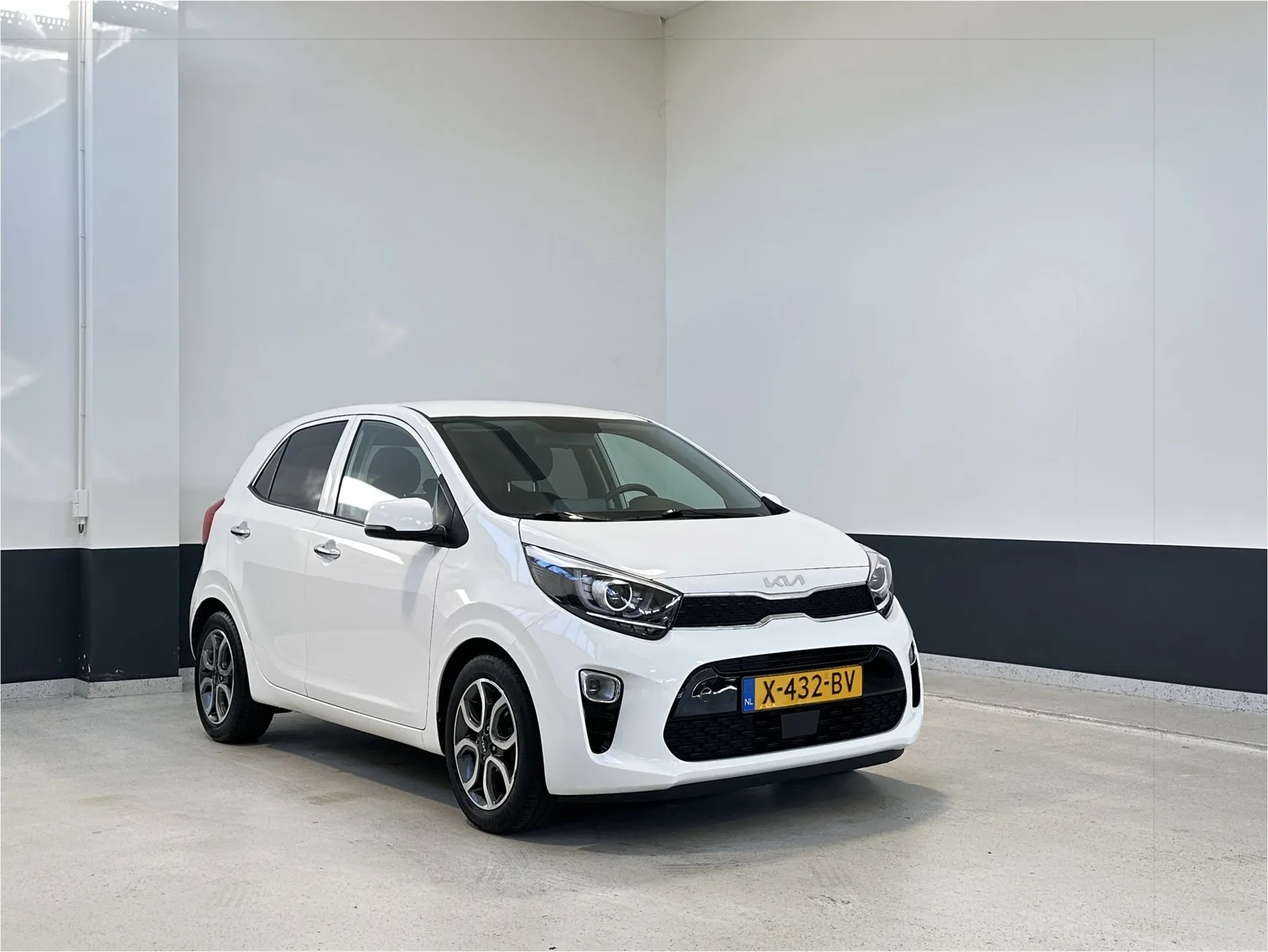 Kia Picanto (2023) — foto 1