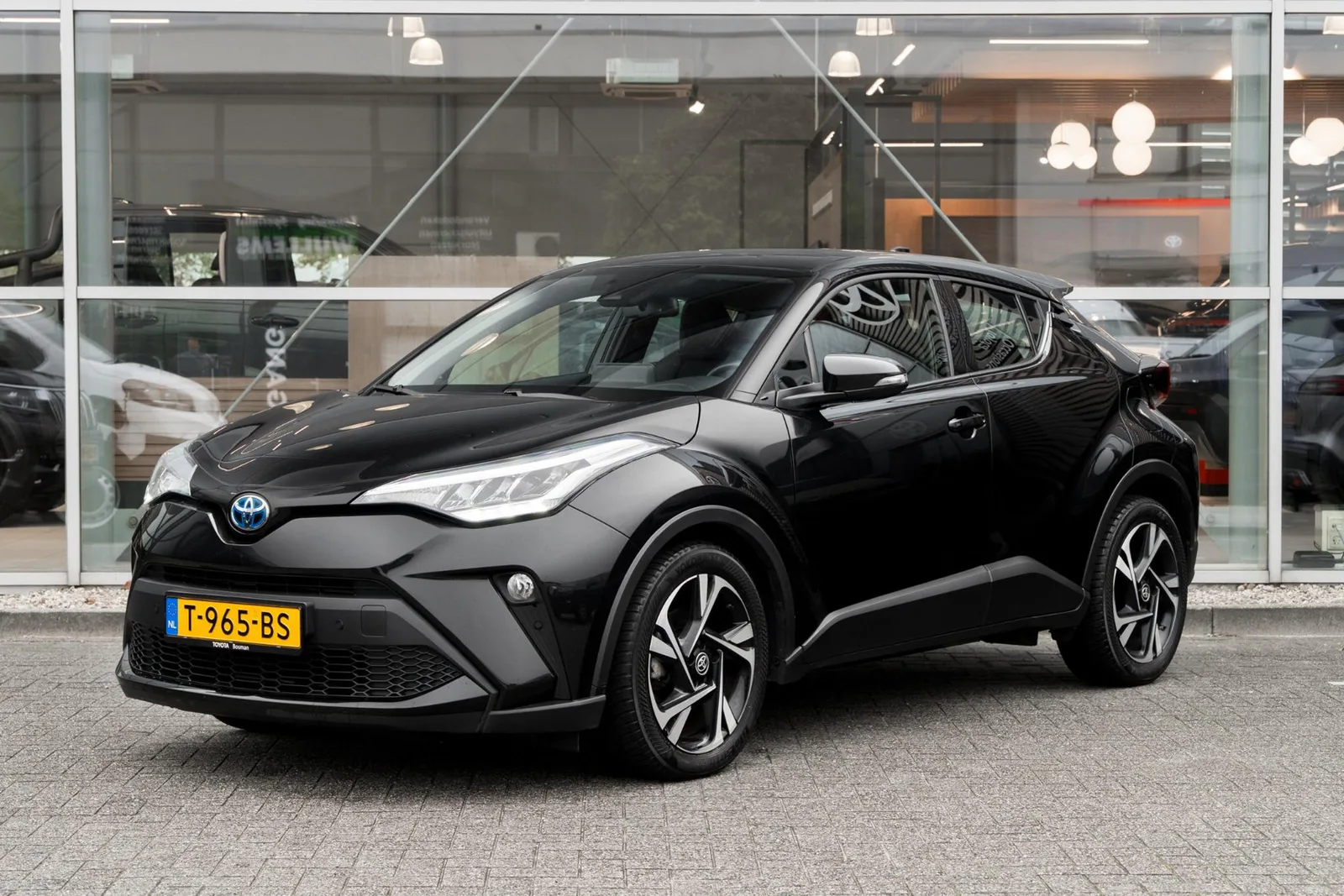 Toyota C-HR (2023) — foto 1