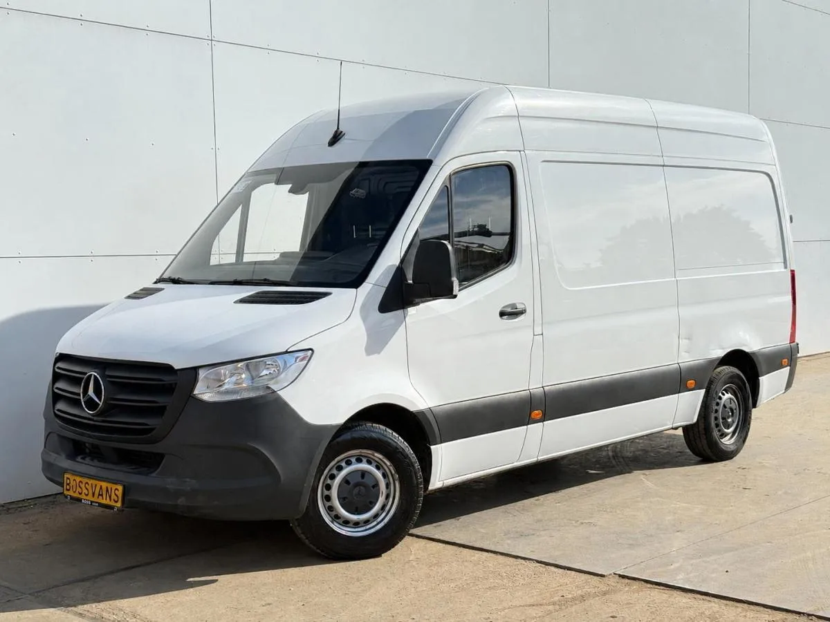 Mercedes-Benz Sprinter (2023) — foto 1