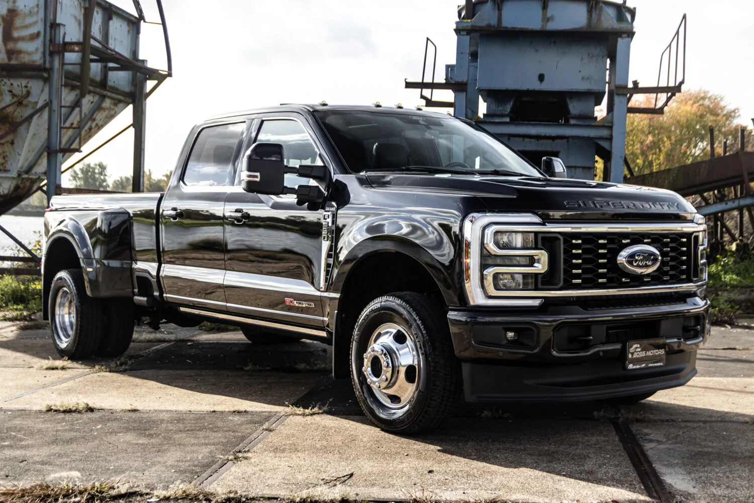 Ford F-350 (2024) — foto 1