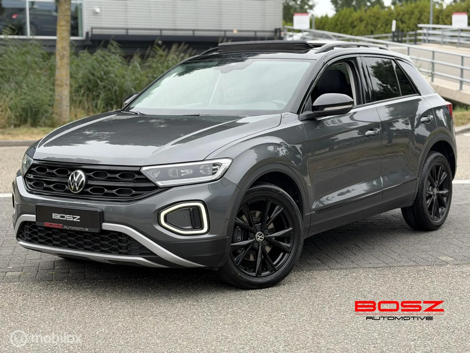 Volkswagen T-Roc (2023) — foto 1