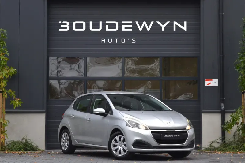 Peugeot 208 (2015)