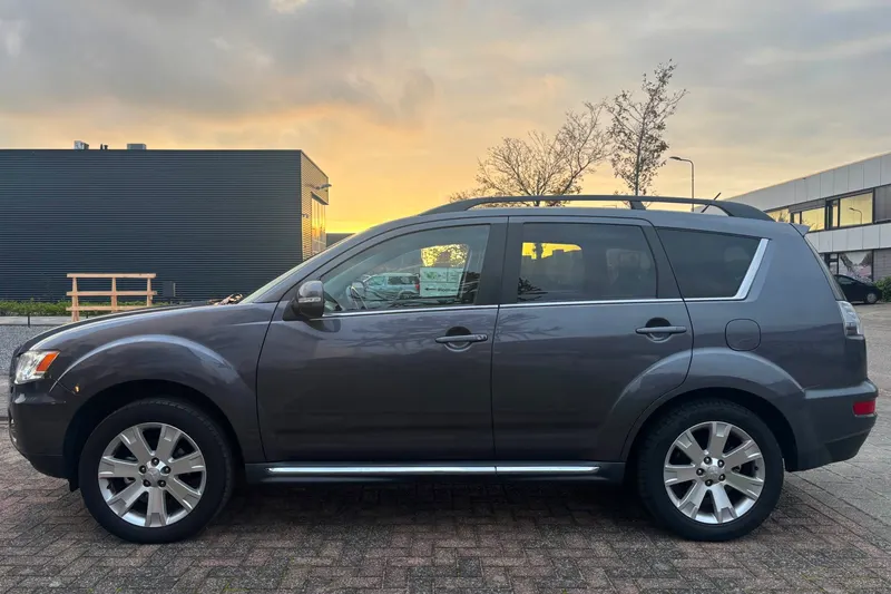 Mitsubishi Outlander (2011)