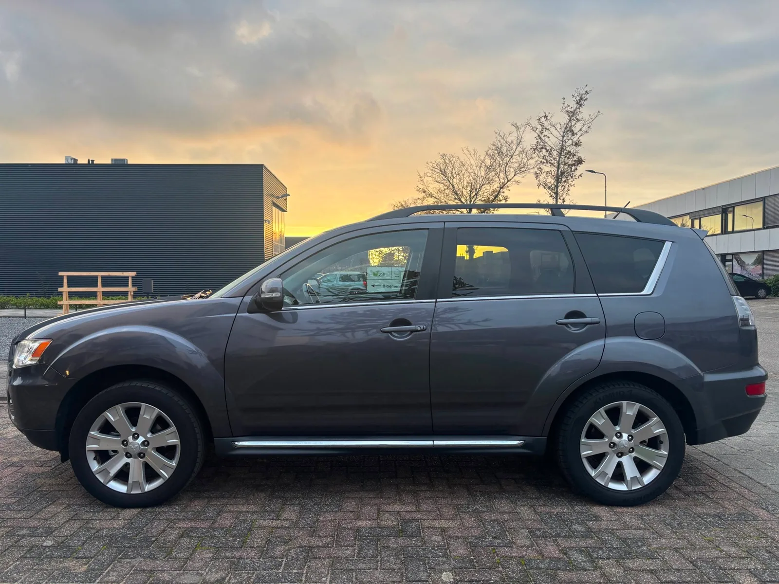 Mitsubishi Outlander (2011) — foto 1
