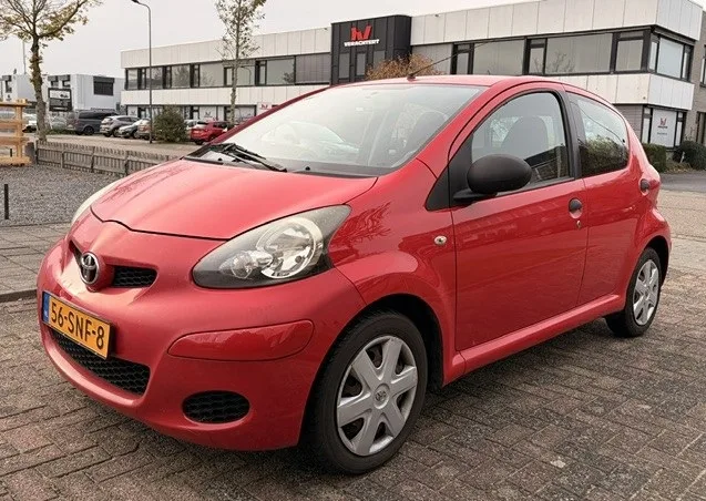 Toyota Aygo (2011) — foto 1